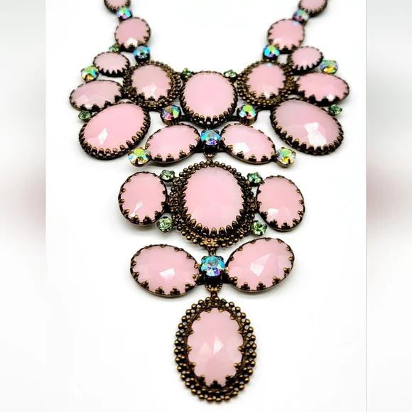 Sorrelli Rose Quartz + Aurora Borealis Swarovski Crystal Oval Statement Necklace - Picture 4 of 13